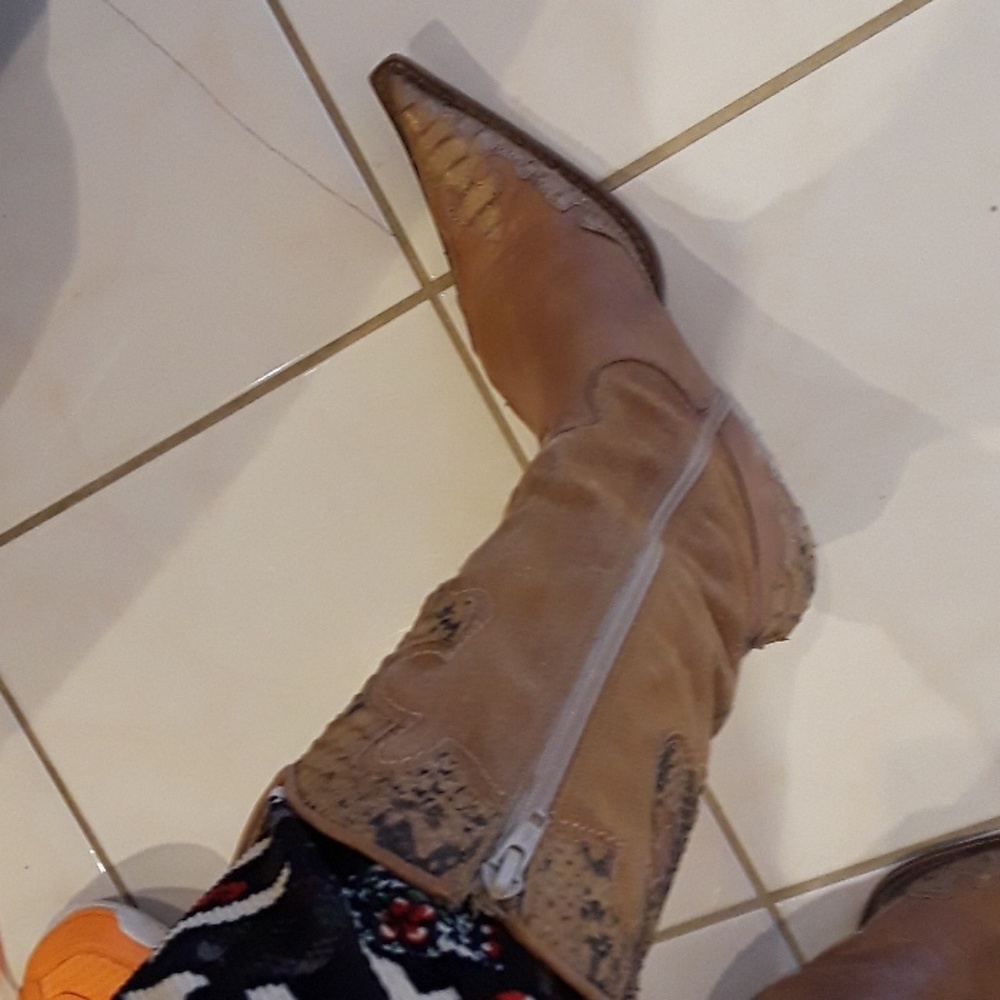 Cowboy boots for women, size 7 - Picture 2 of 8